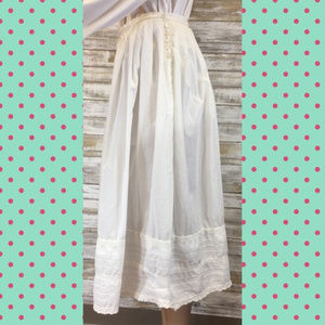 Vintage Skirts - Vintage Liz Claiborne White Full Prairie Skirt Vintage Skirts - Vintage Liz Claiborne White Full Prairie Skirt